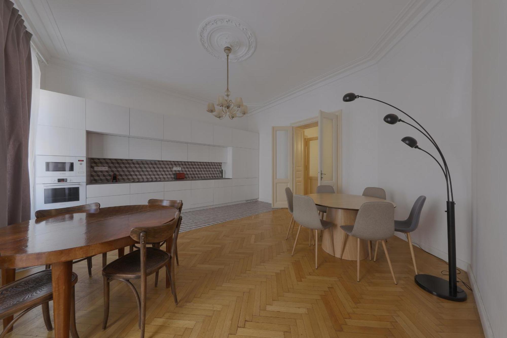 Beautiful Condo At The Old Town Bratislava Exterior photo